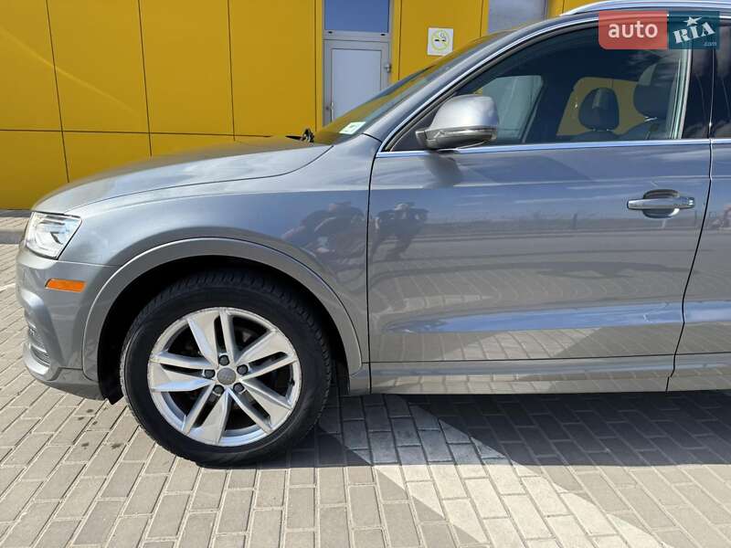 Внедорожник / Кроссовер Audi Q3 2016 в Ровно