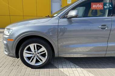 Внедорожник / Кроссовер Audi Q3 2016 в 