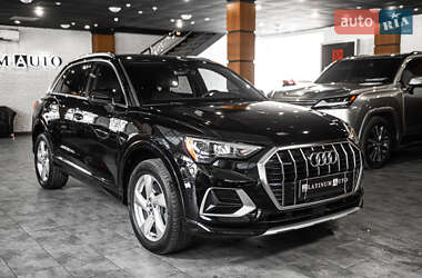 Внедорожник / Кроссовер Audi Q3 2019 в 