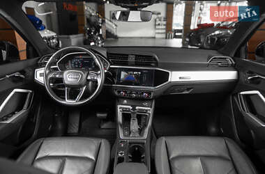 Внедорожник / Кроссовер Audi Q3 2019 в 