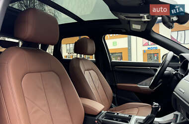 Внедорожник / Кроссовер Audi Q3 2019 в 