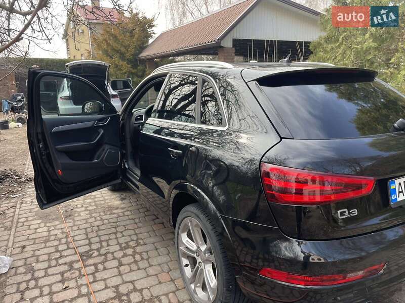Внедорожник / Кроссовер Audi Q3 2015 в Днепре