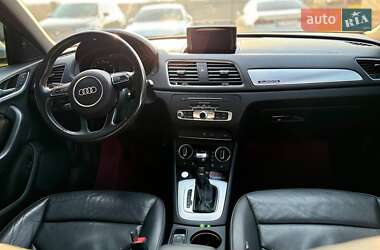 Позашляховик / Кросовер Audi Q3 2015 в 