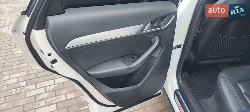 Внедорожник / Кроссовер Audi Q3 2017 в Каменец-Подольском