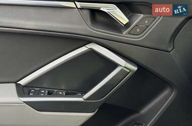 Внедорожник / Кроссовер Audi Q3 2021 в 