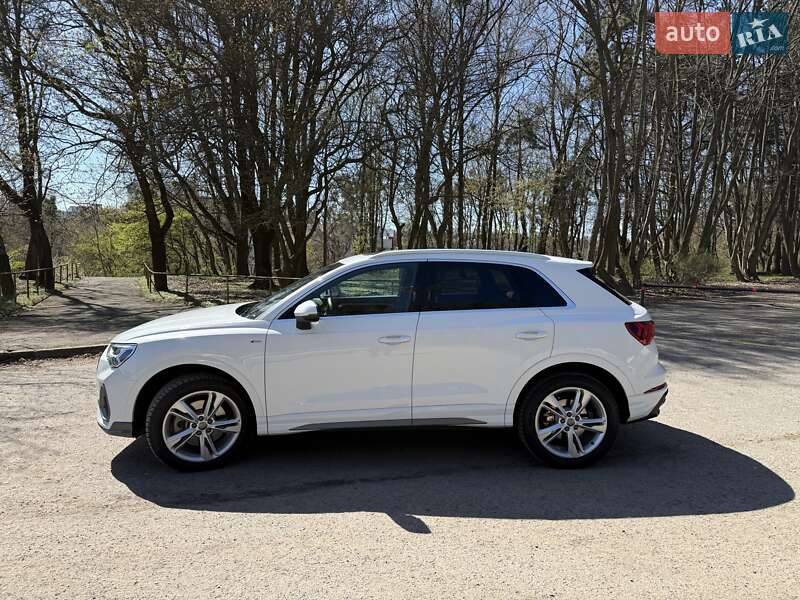 Внедорожник / Кроссовер Audi Q3 2020 в Львове