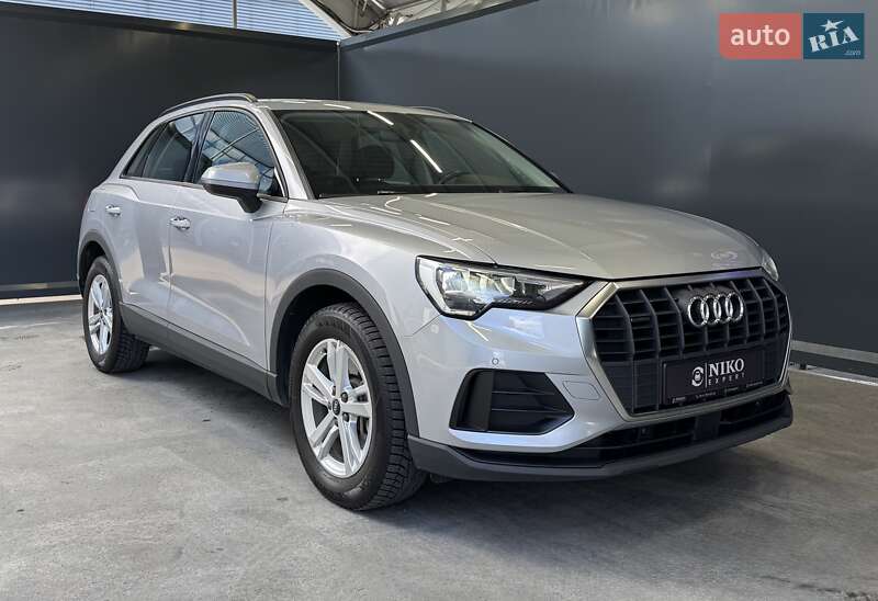 Внедорожник / Кроссовер Audi Q3 2021 в Киеве
