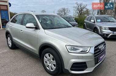 Позашляховик / Кросовер Audi Q3 2016 в 
