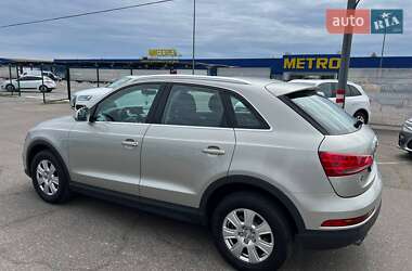 Позашляховик / Кросовер Audi Q3 2016 в 