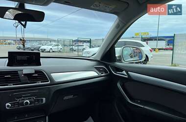Позашляховик / Кросовер Audi Q3 2016 в 