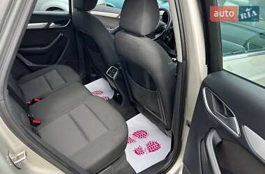 Позашляховик / Кросовер Audi Q3 2016 в 