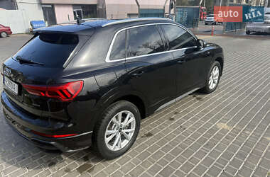 Внедорожник / Кроссовер Audi Q3 2022 в 