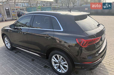 Внедорожник / Кроссовер Audi Q3 2022 в 