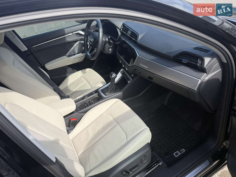 Внедорожник / Кроссовер Audi Q3 2022 в Одессе