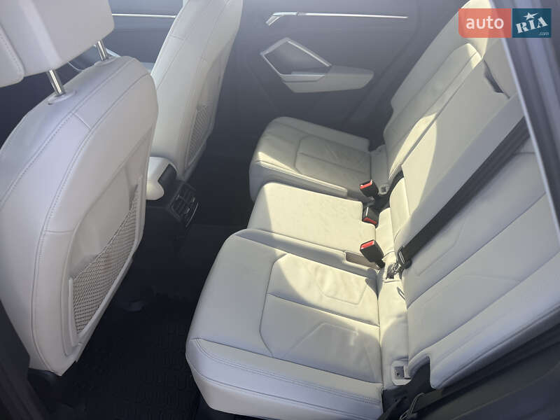 Внедорожник / Кроссовер Audi Q3 2022 в Одессе