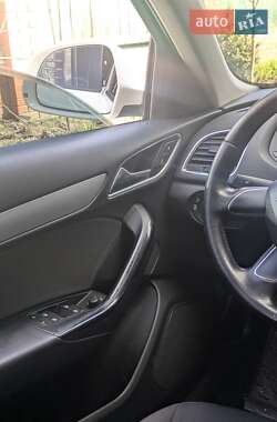 Позашляховик / Кросовер Audi Q3 2012 в 
