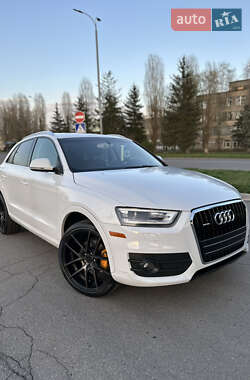 Внедорожник / Кроссовер Audi Q3 2015 в 
