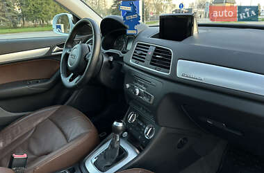 Внедорожник / Кроссовер Audi Q3 2015 в 