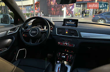 Внедорожник / Кроссовер Audi Q3 2017 в 