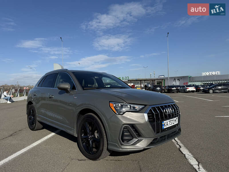 Внедорожник / Кроссовер Audi Q3 2019 в Киеве
