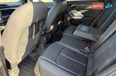 Внедорожник / Кроссовер Audi Q3 2019 в 