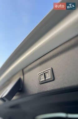 Внедорожник / Кроссовер Audi Q3 2014 в 