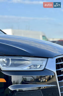 Позашляховик / Кросовер Audi Q3 2016 в 