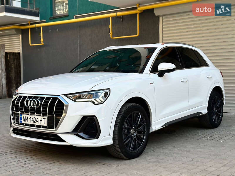 Внедорожник / Кроссовер Audi Q3 2021 в Житомире