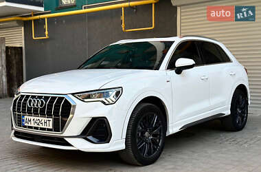 Внедорожник / Кроссовер Audi Q3 2021 в 