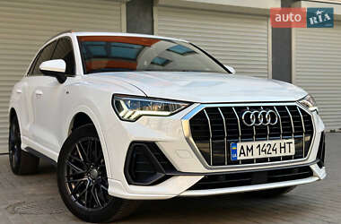 Внедорожник / Кроссовер Audi Q3 2021 в 
