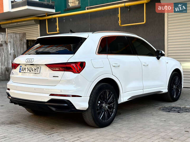 Внедорожник / Кроссовер Audi Q3 2021 в Житомире