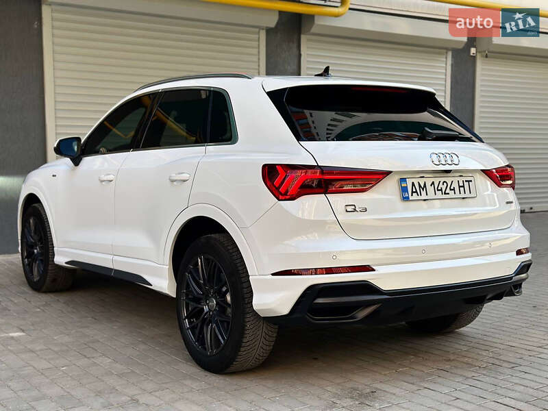Внедорожник / Кроссовер Audi Q3 2021 в Житомире