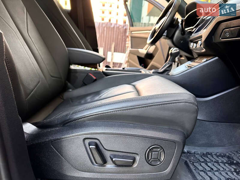 Внедорожник / Кроссовер Audi Q3 2021 в Житомире