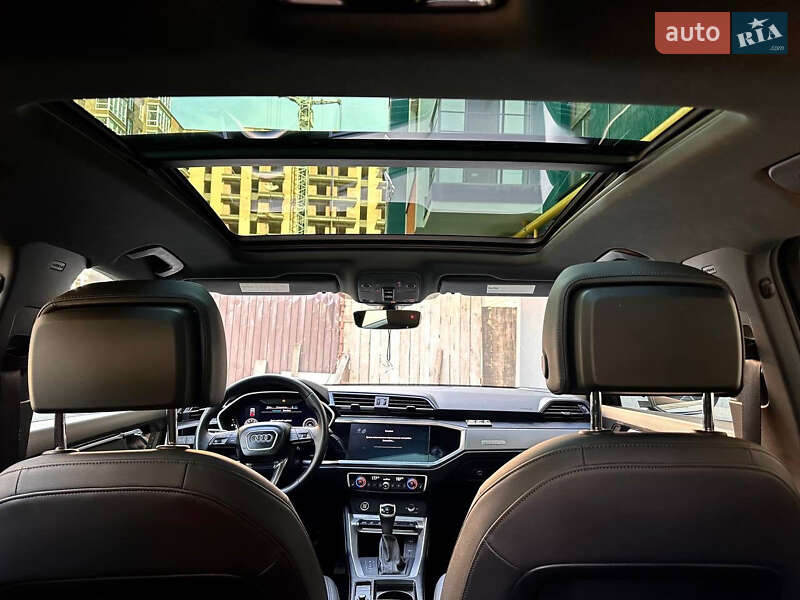 Внедорожник / Кроссовер Audi Q3 2021 в Житомире
