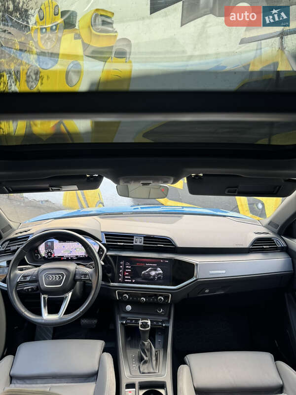 Внедорожник / Кроссовер Audi Q3 2019 в Одессе