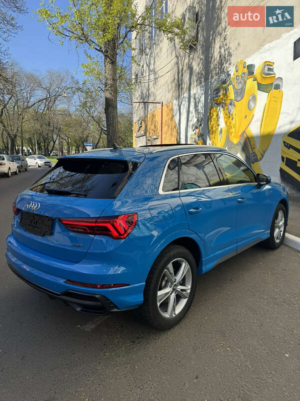 Внедорожник / Кроссовер Audi Q3 2019 в Одессе
