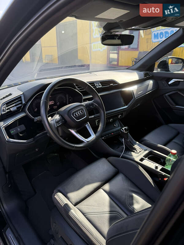 Позашляховик / Кросовер Audi Q3 2019 в Тернополі