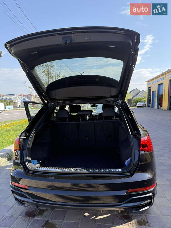 Позашляховик / Кросовер Audi Q3 2019 в Тернополі
