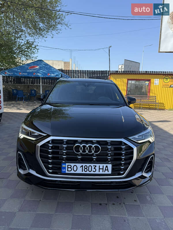 Позашляховик / Кросовер Audi Q3 2019 в Тернополі