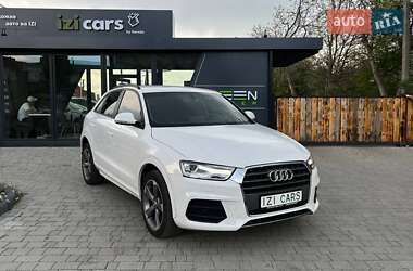 Позашляховик / Кросовер Audi Q3 2016 в 
