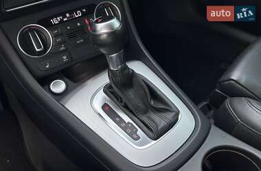 Позашляховик / Кросовер Audi Q3 2016 в 