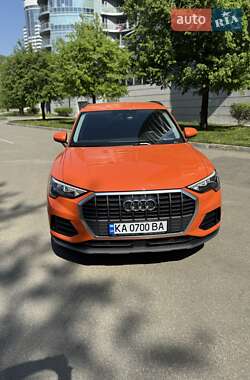 Внедорожник / Кроссовер Audi Q3 2021 в 