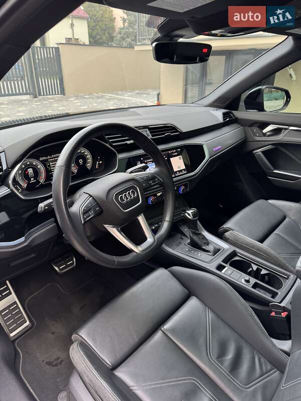 Внедорожник / Кроссовер Audi Q3 2022 в Киеве