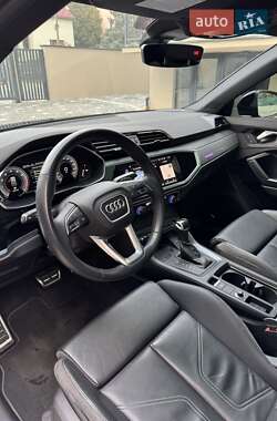 Внедорожник / Кроссовер Audi Q3 2022 в 