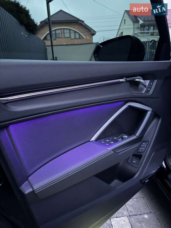 Внедорожник / Кроссовер Audi Q3 2022 в Киеве
