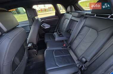 Позашляховик / Кросовер Audi Q3 2022 в 