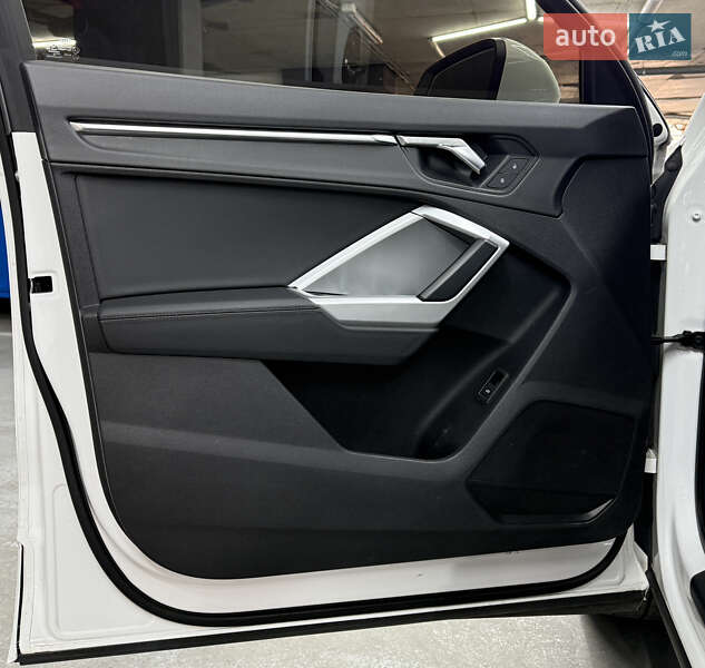 Позашляховик / Кросовер Audi Q3 2019 в Одесі