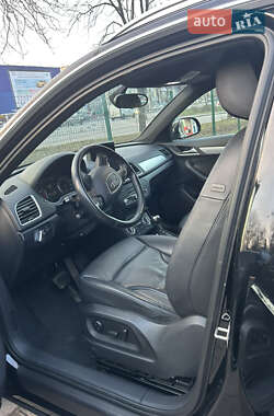 Внедорожник / Кроссовер Audi Q3 2012 в 