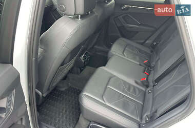 Внедорожник / Кроссовер Audi Q3 2021 в 