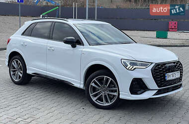 Внедорожник / Кроссовер Audi Q3 2021 в 